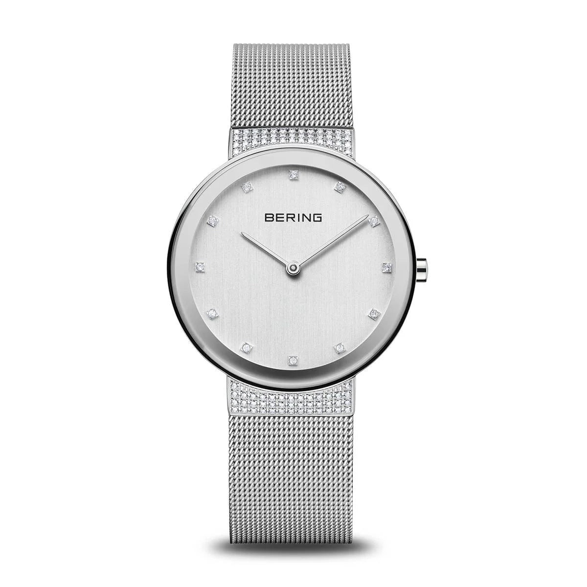 Montre pour femmes Bering avec un cadran argenté, boîtier en acier inoxydable et bracelet en maille.