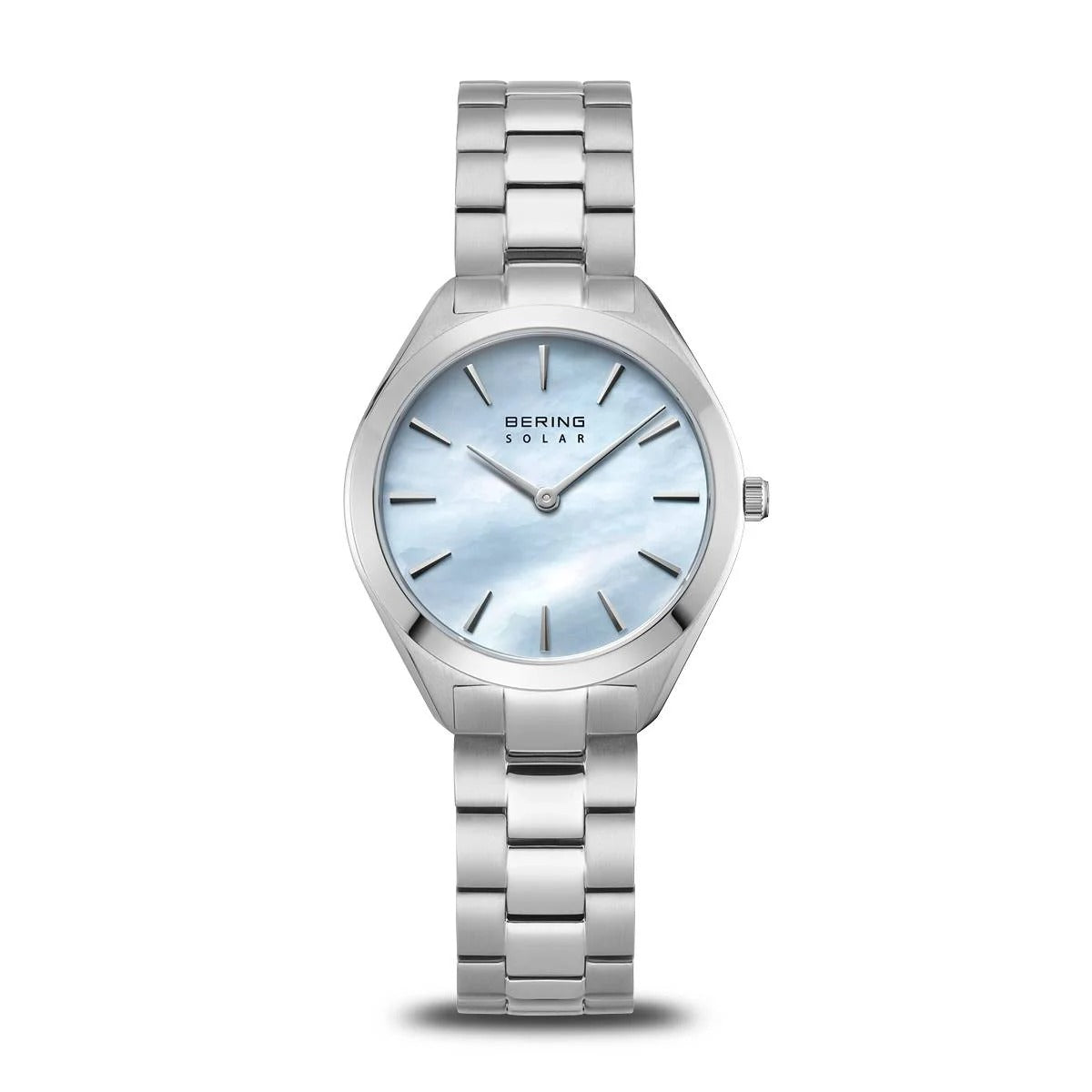 Montre femme Bering avec bracelet en acier inoxydable et cadran bleu clair.