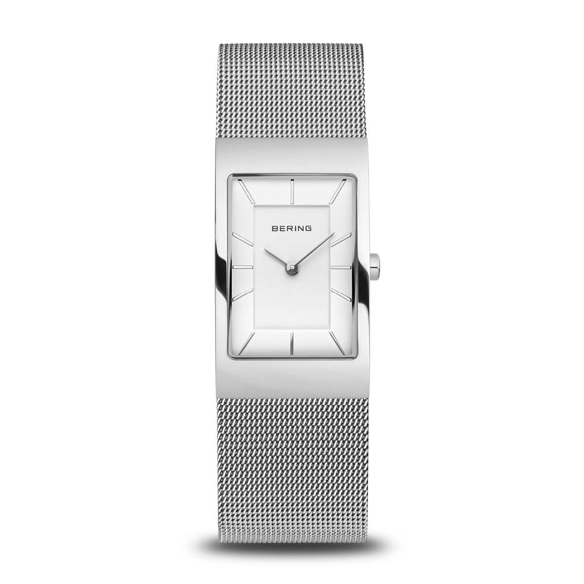 Montre femme Bering avec cadran blanc, boîtier argenté et bracelet en maille.