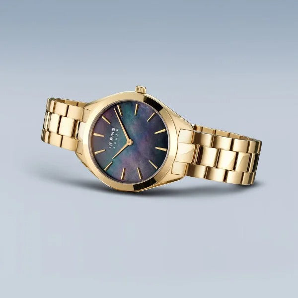 Montre pour femme Bering – Solar avec cadran en nacre bleue