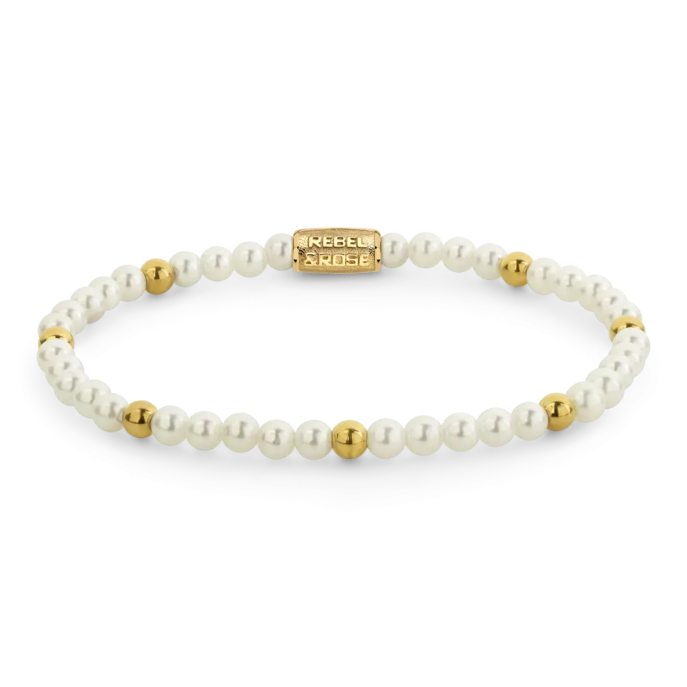 Bracelet en perles blanches avec des éléments en or jaune.