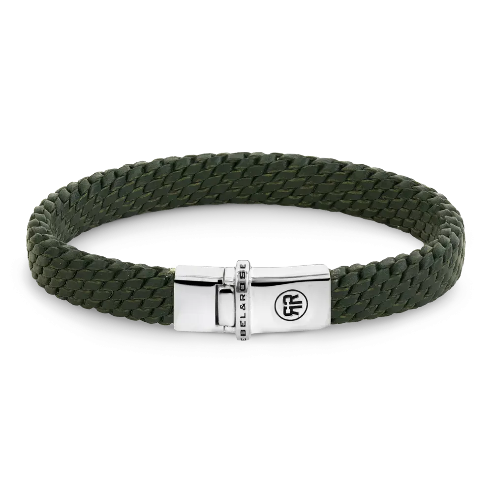 Bracelet tressé vert avec fermoir en acier inoxydable.