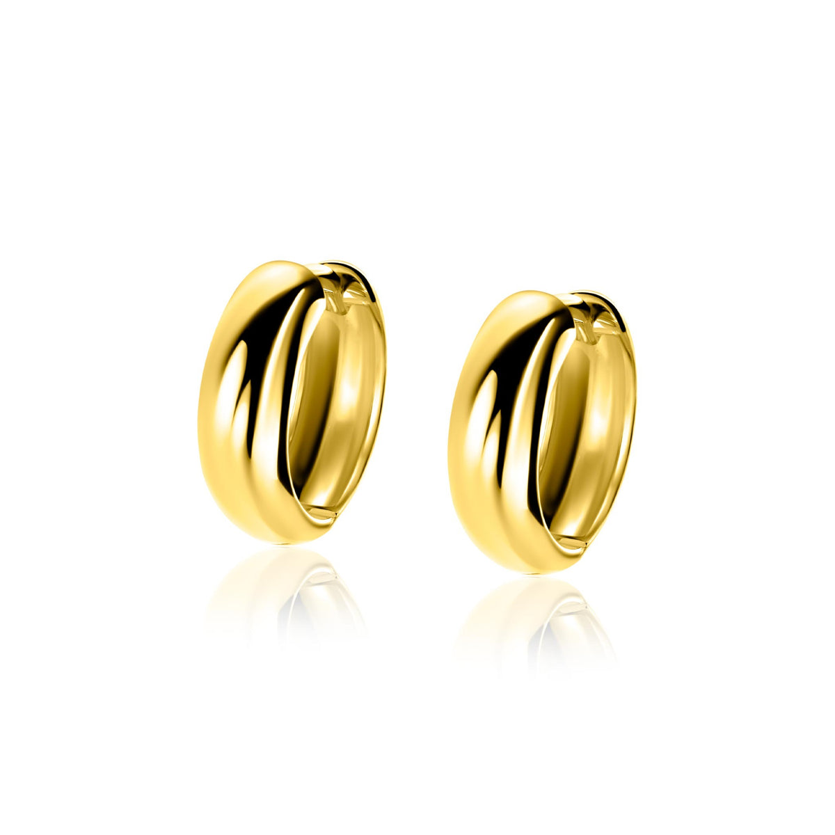Boucles d'oreilles en argent doré, de forme arrondie avec une finition brillante.
