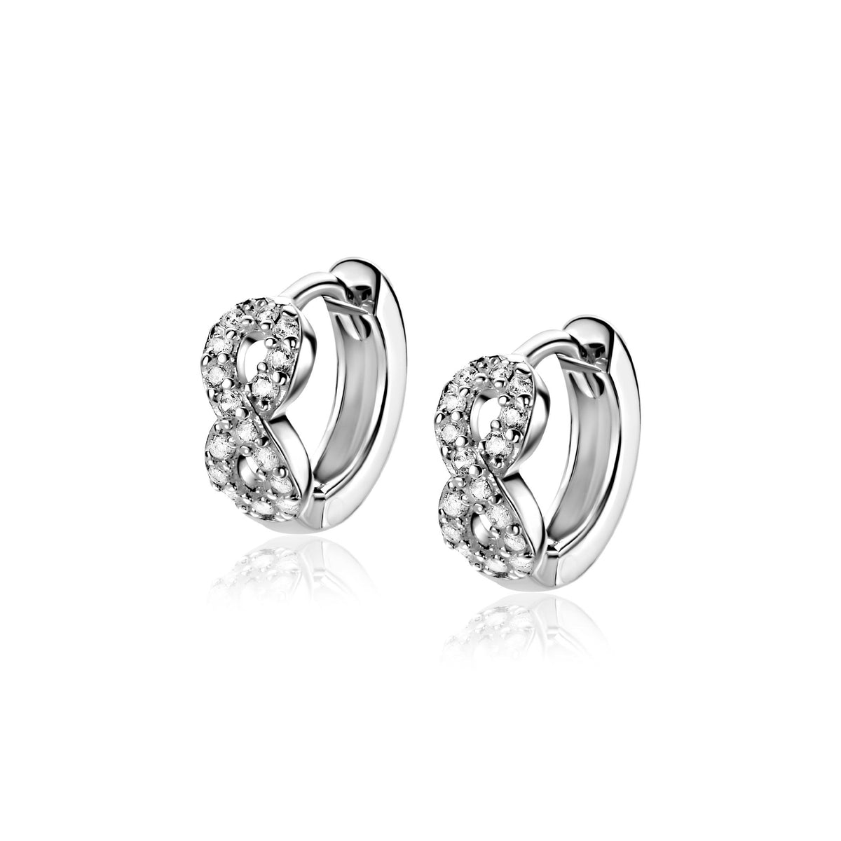 Boucles d'oreilles en argent avec un design en forme de huit et des pierres scintillantes.