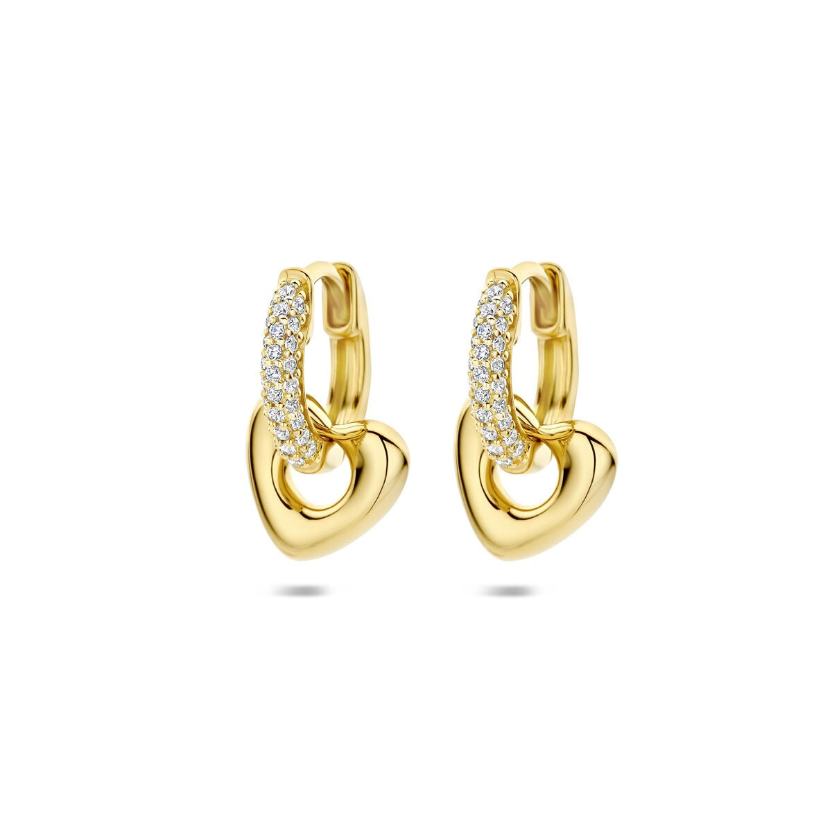 Boucles d'oreilles en argent doré avec un cœur et des zircons.
