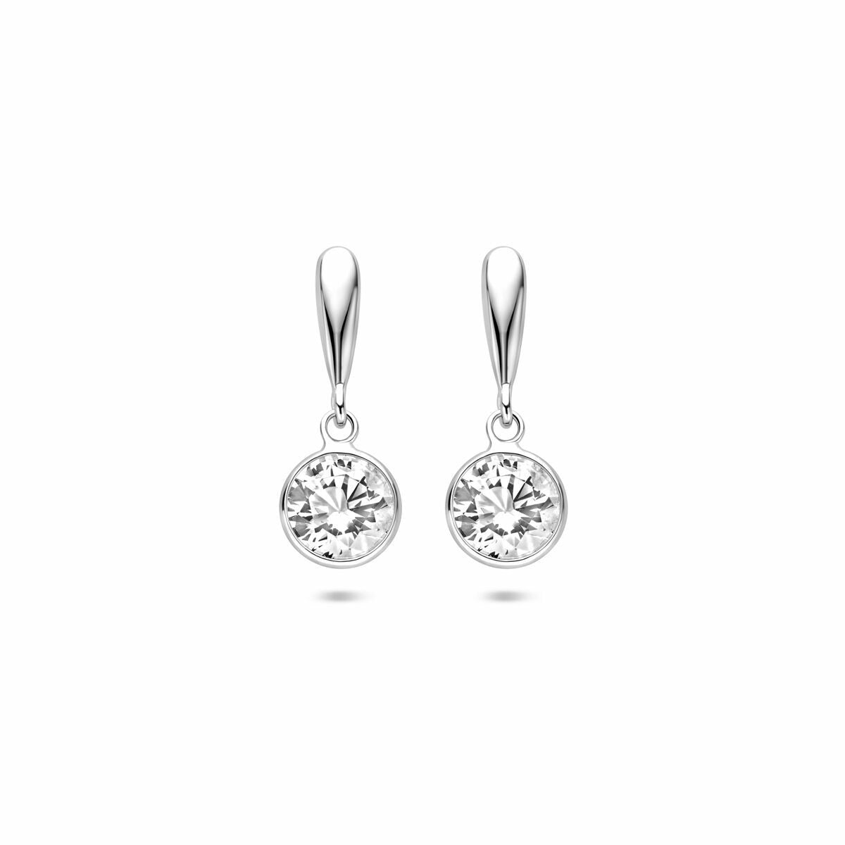 Boucles d'oreilles rondes en argent avec zirconia, diamètre de 18 mm.
