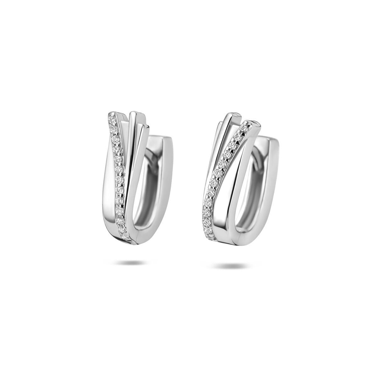 Boucles d'oreilles en argent 925 rhodié avec zirconiums, design moderne et brillant.