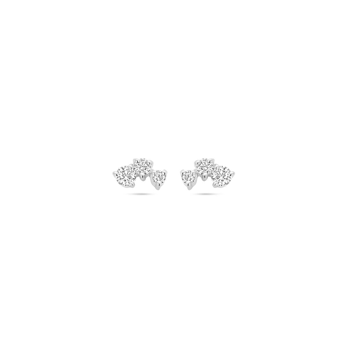 Boucles d'oreilles en argent rhodié ornées de zirconia, mesurant 4,5 x 8 mm.