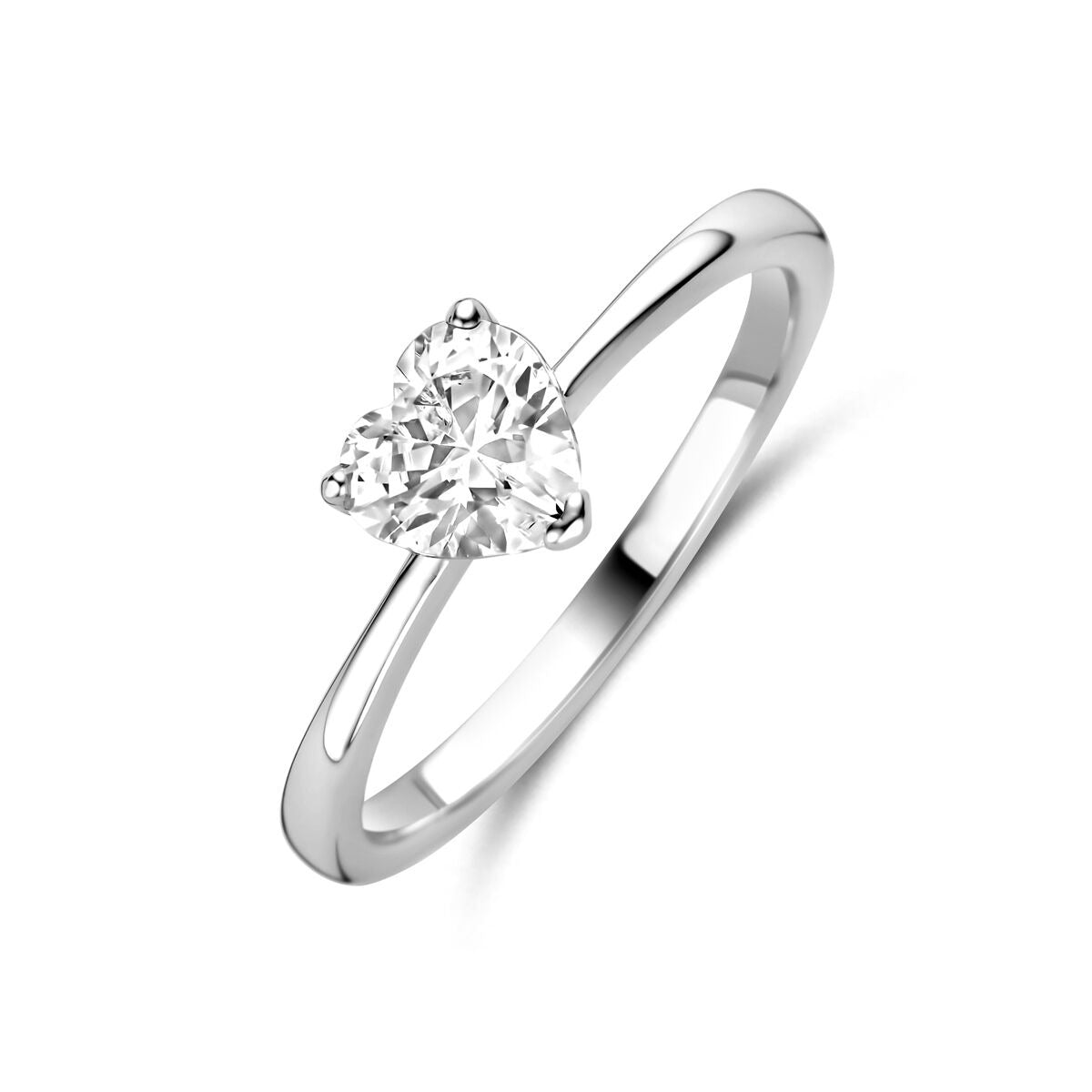 Bague en argent rhodié avec un zirconium en forme de cœur.