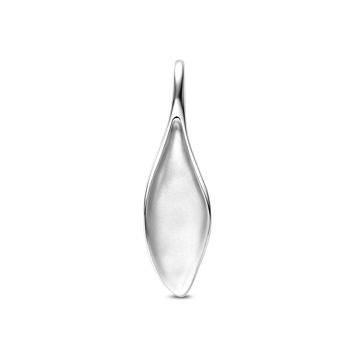 Pendentif en argent rhodié en forme de feuille allongée, finition lisse et brillante.