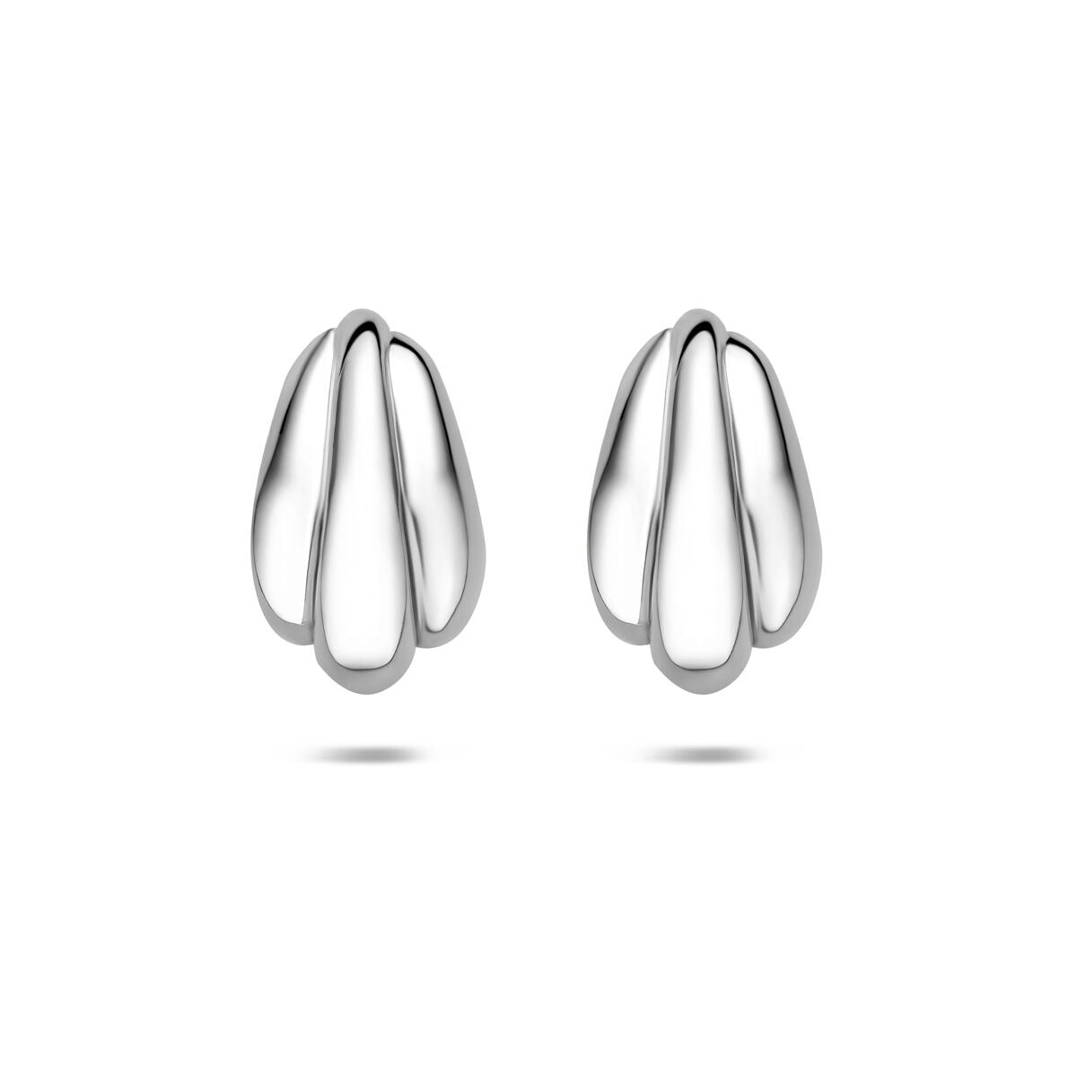 Boucles d'oreilles en argent 925 rhodié, de forme organique, mesurant 16,5 x 10 mm.