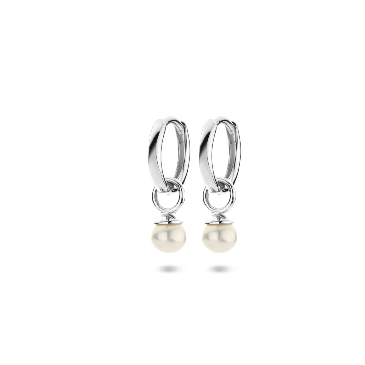 Boucles d'oreilles en argent rhodié avec perles, de forme ronde, mesurant 18 mm.