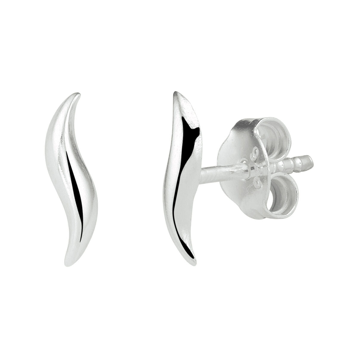 Boucles d'oreilles argentées en forme de V, avec une finition lisse et brillante.