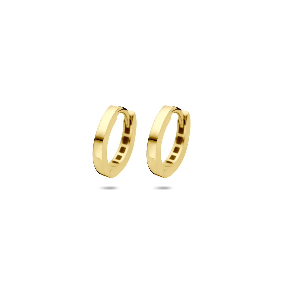 Boucles d'oreilles en or jaune 9 carats, avec une épaisseur de tube de 2 mm.