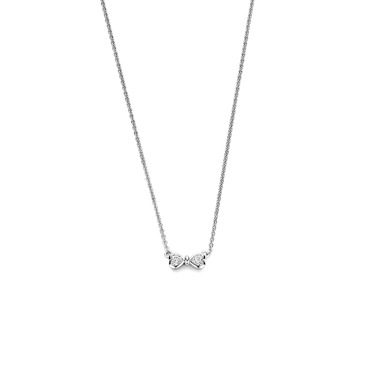 Collier en argent avec un détail en forme de cœur orné de zirconia, longueur de 42 à 45 cm.