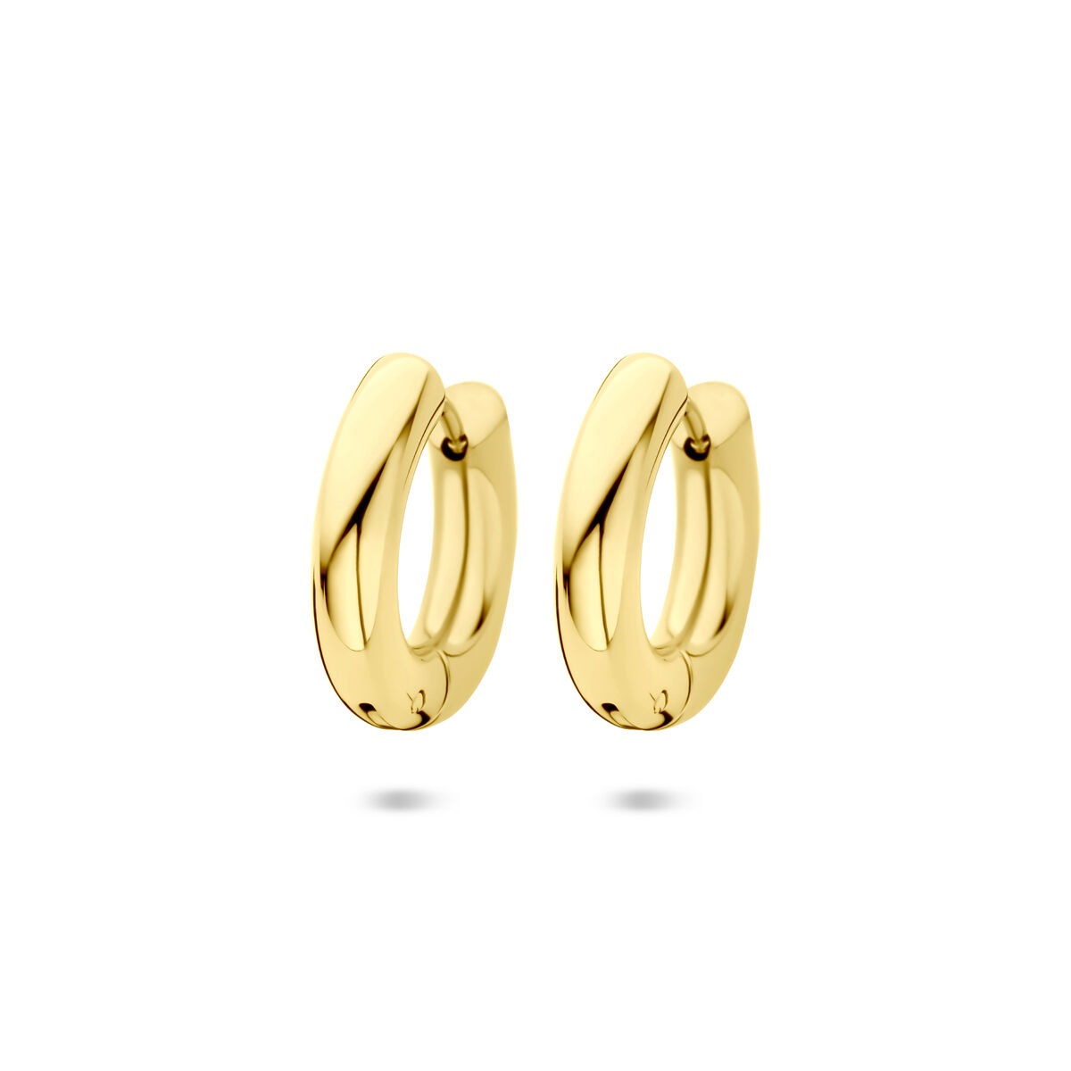 Boucles d'oreilles en acier doré, de forme incurvée, mesurant 18x4mm.