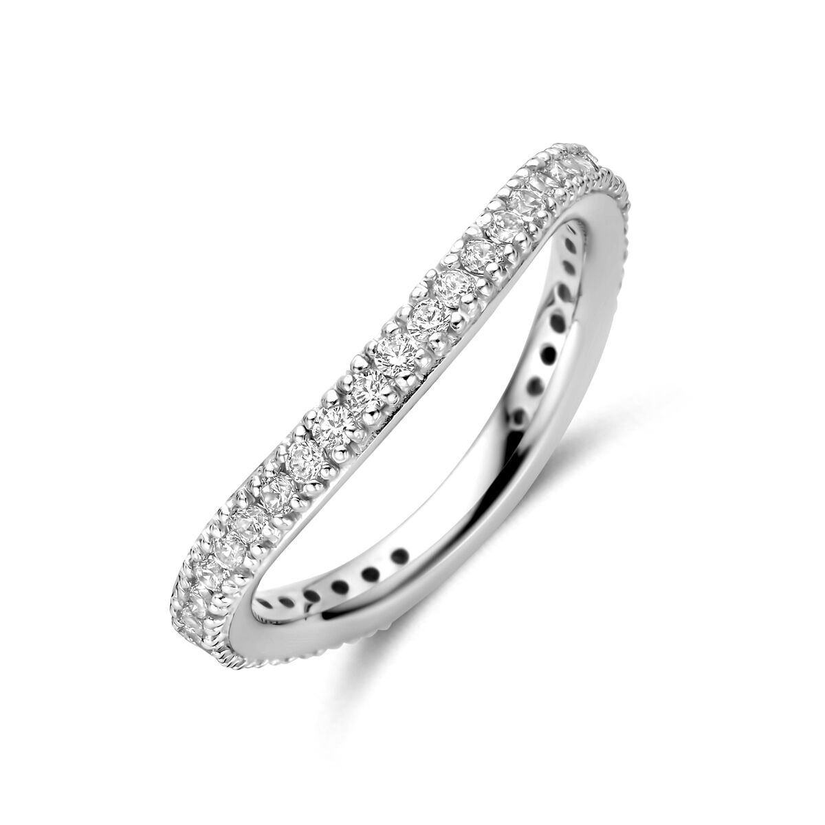 Bague en argent rhodié ornée de zirconiums, au design fin et brillant.
