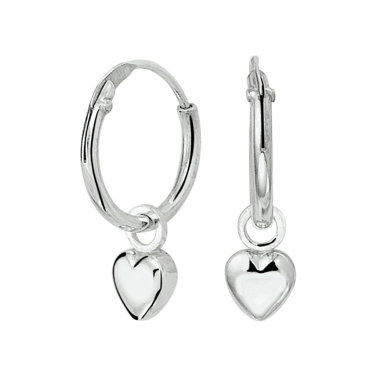 Boucles d'oreilles en argent rhodié avec pendentifs en forme de cœur.