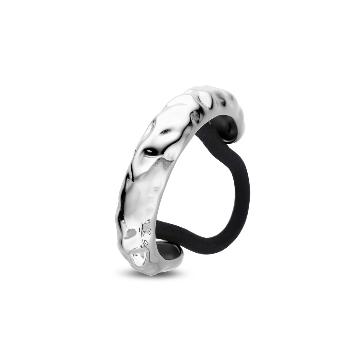 Bracelet jonc en acier argenté, de forme lisse avec des détails texturés, mesurant 11x51 mm.