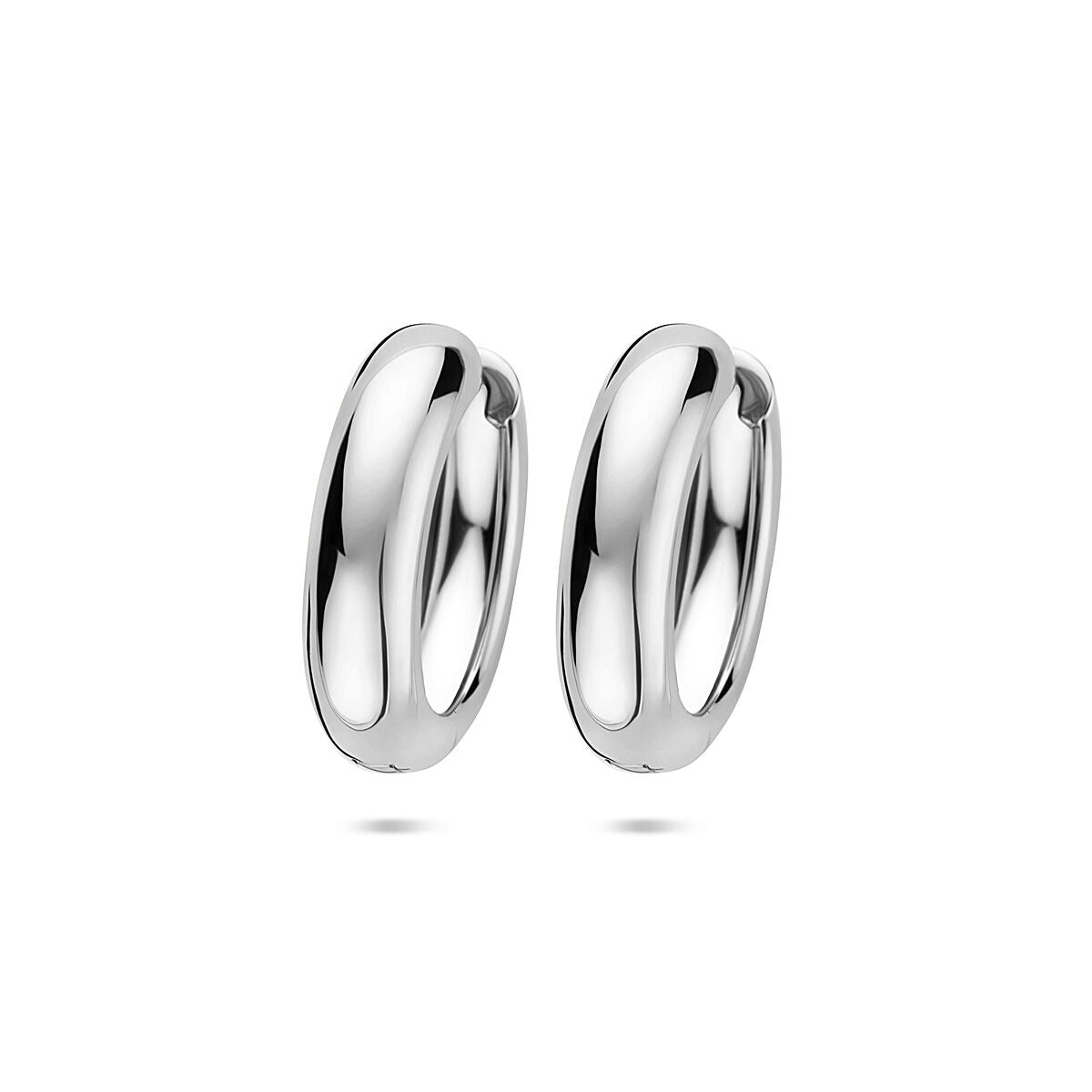 Boucles d'oreilles en argent rhodié, de forme ovale, mesurant 25x7 mm.
