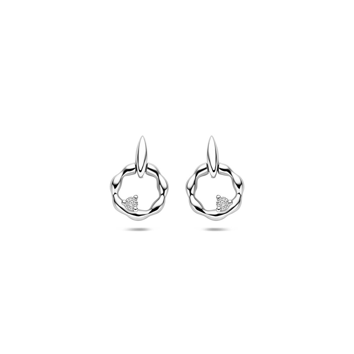 Boucles d'oreilles en argent rhodié avec zirconium, de forme ronde et tressée.