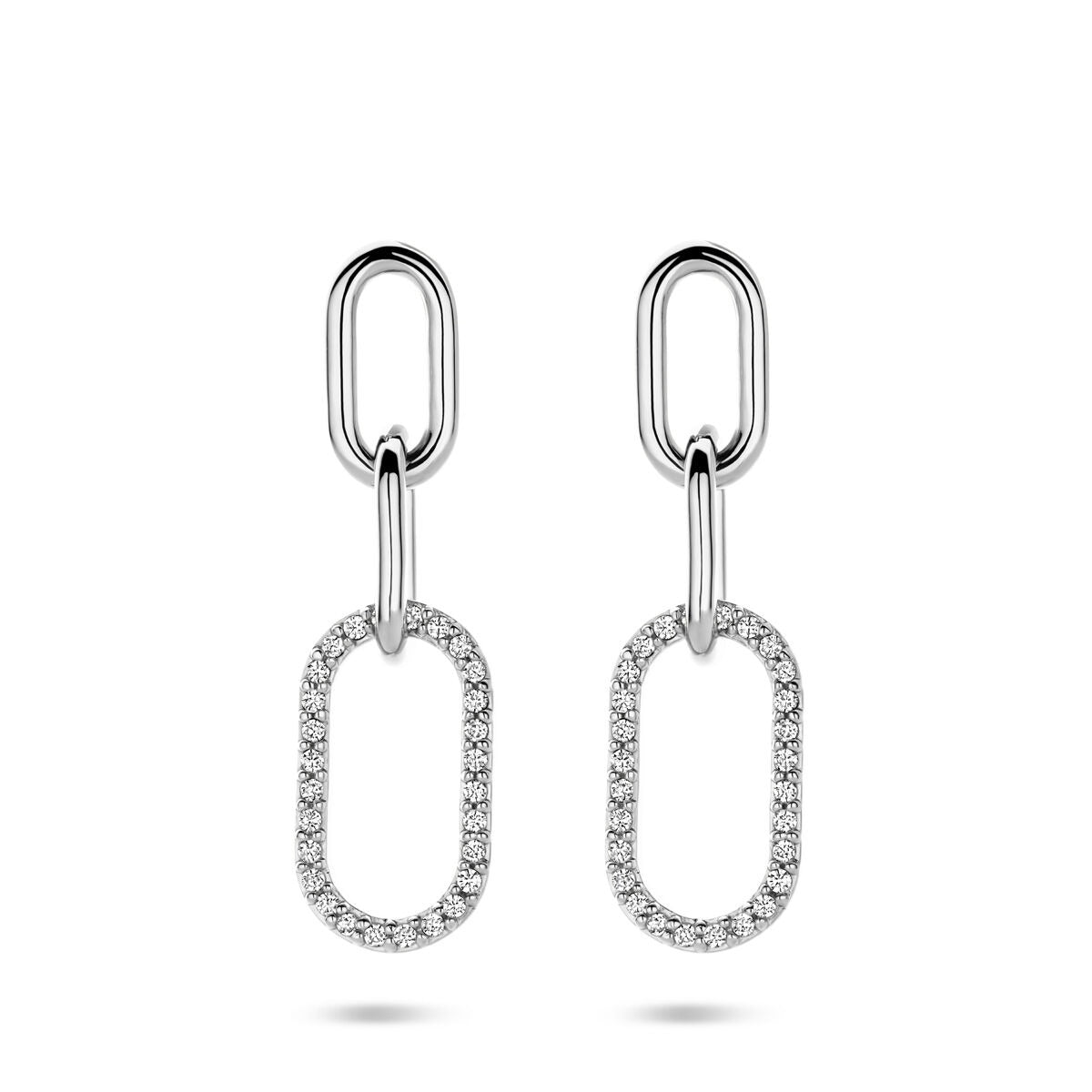Boucles d'oreilles en argent rhodié avec zirconiums, en forme de maillons ovales.
