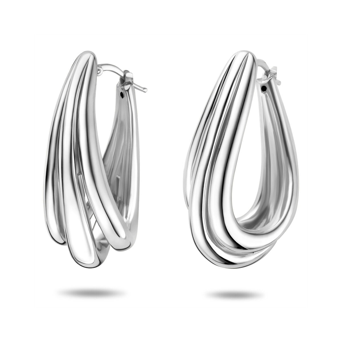 Boucles d'oreilles en argent 925 rhodié, de forme ondulée, mesurant 42 x 16,5 mm.