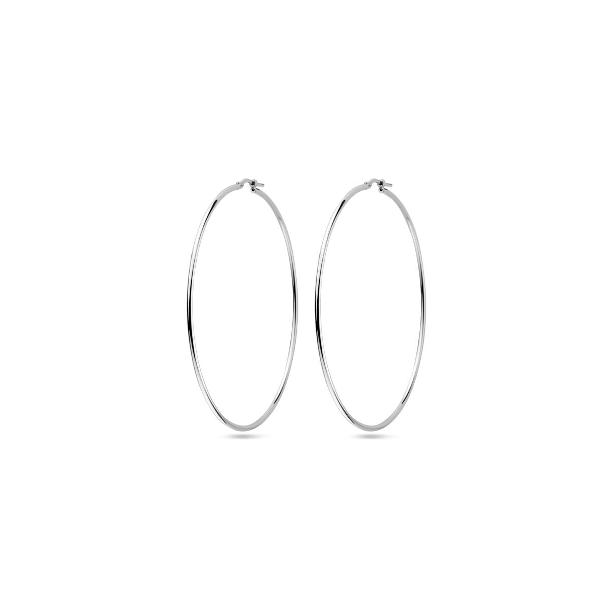 Boucles d'oreilles en argent rhodié avec fermoir à charnière, en forme d'anneau.