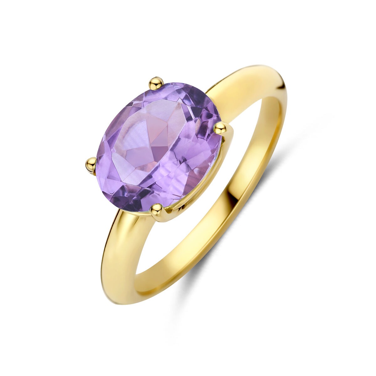Bague en or jaune 14 carats avec une améthyste ovale.