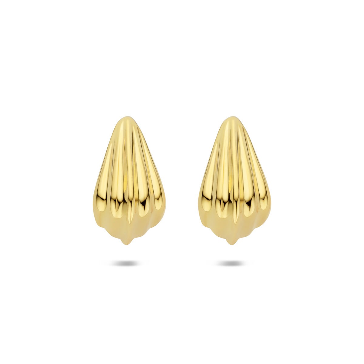 Boucles d'oreilles en argent doré avec une finition striée en forme de goutte.