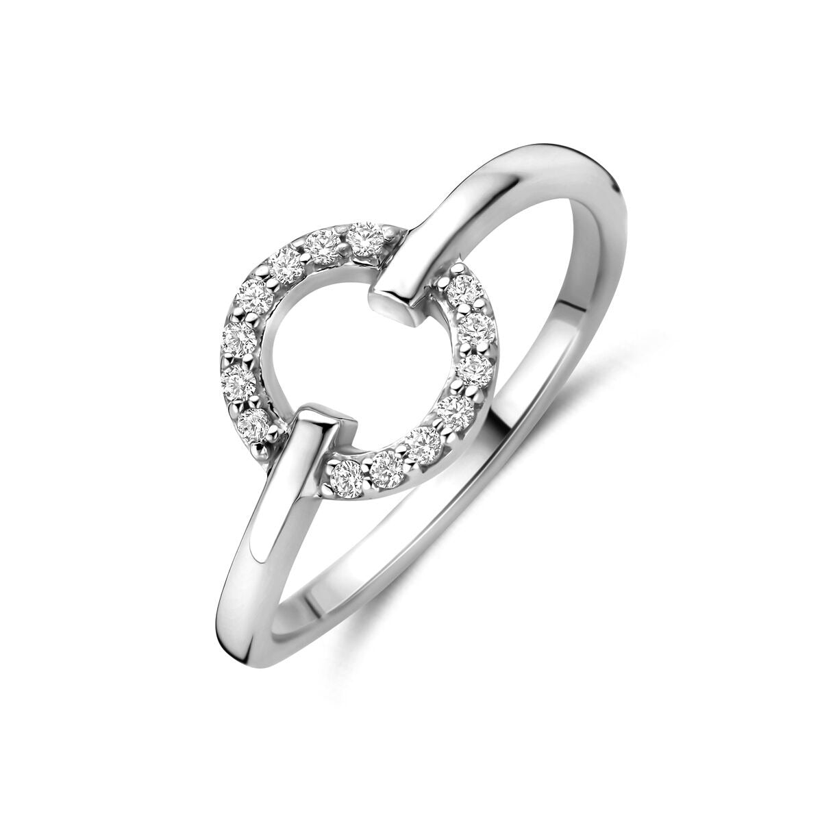 Bague en argent rhodié pour femme avec zirconiums, design en forme de cercle.