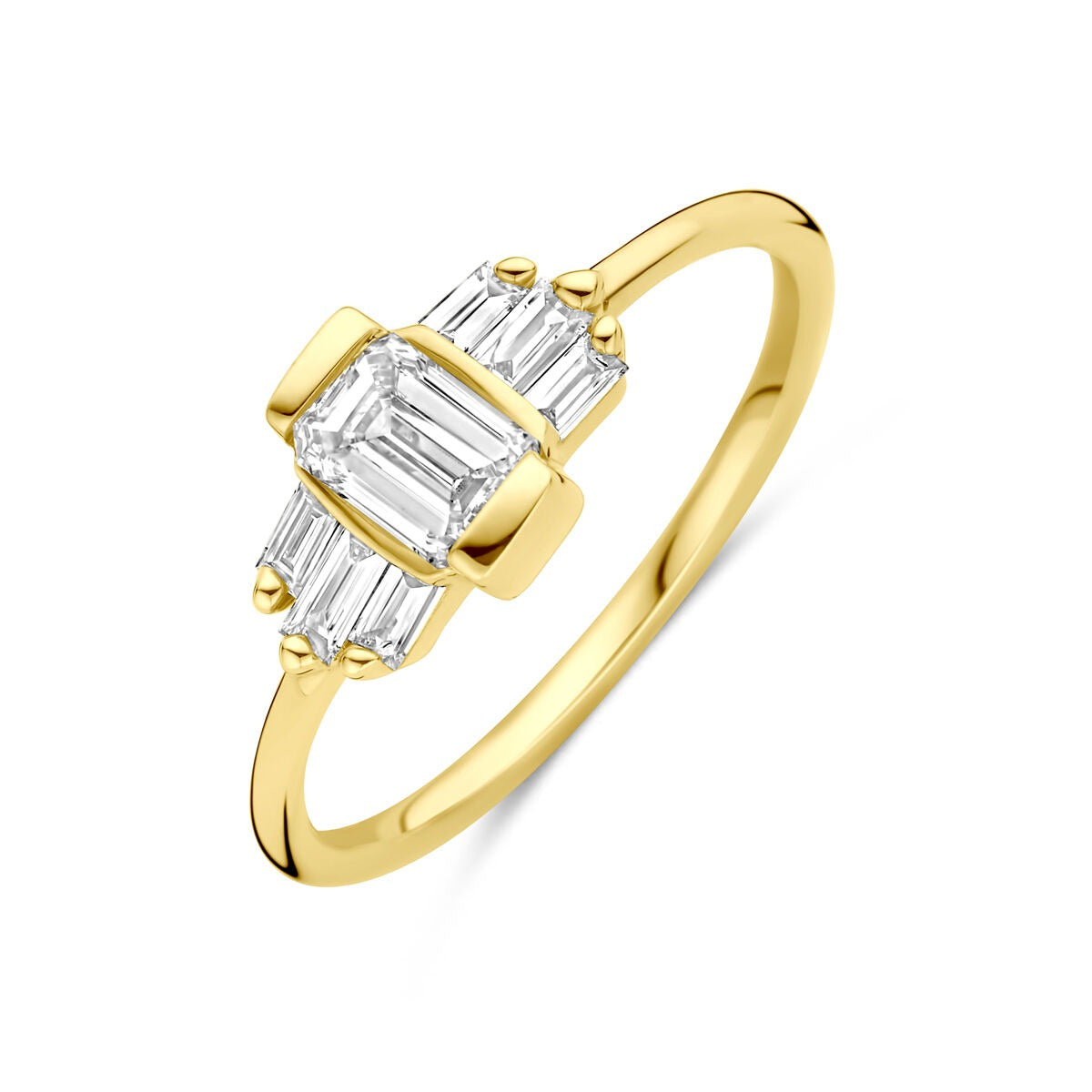 Bague en or jaune 14k avec un diamant lab grown de 0,64 ct, largeur de 7 mm.
