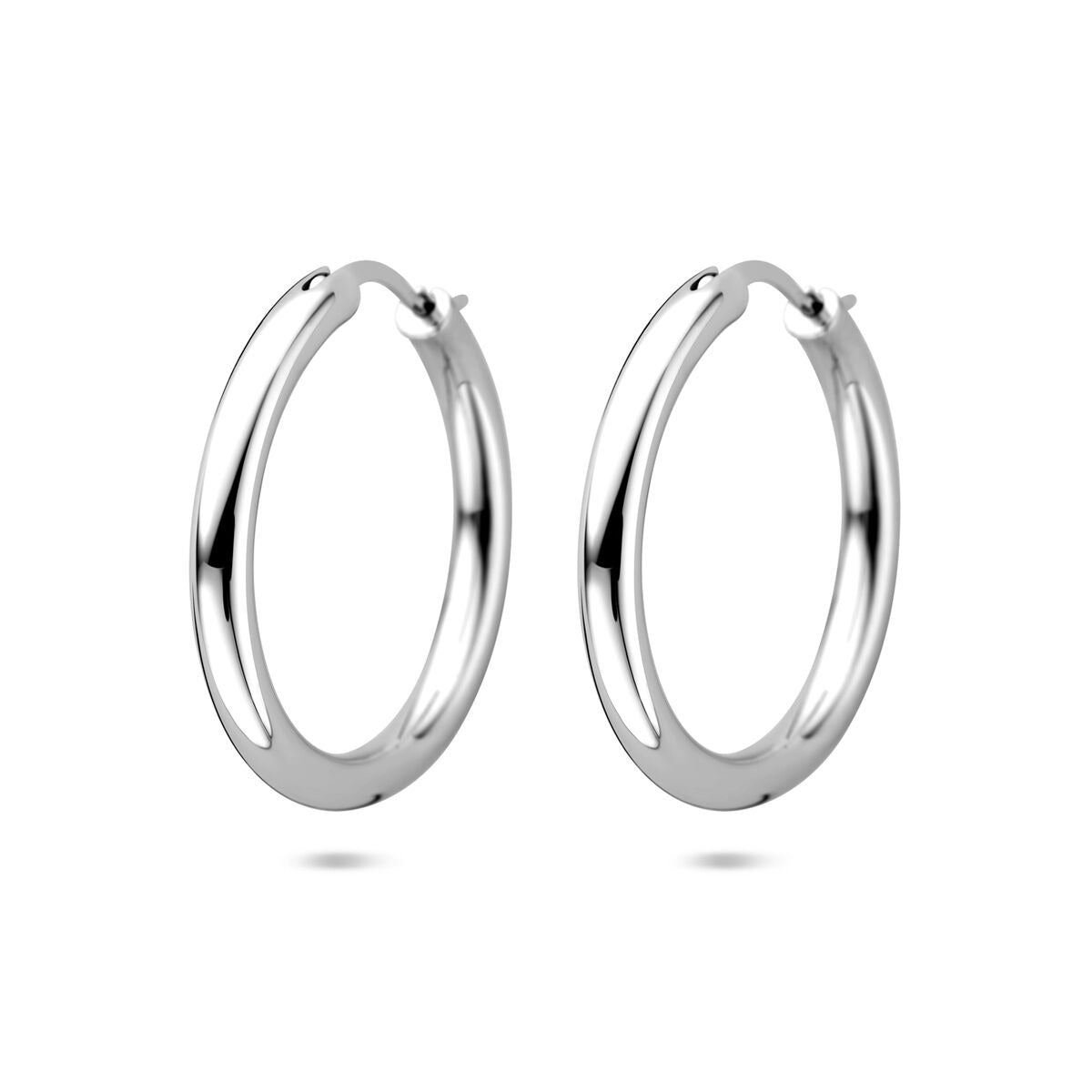 Boucles d'oreilles en argent rhodié de 26,5 mm, avec une finition lisse et brillante.