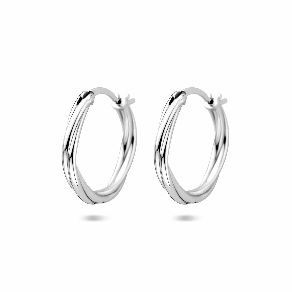 Boucles d'oreilles en argent rhodié, torsadées, de 19 mm de diamètre.