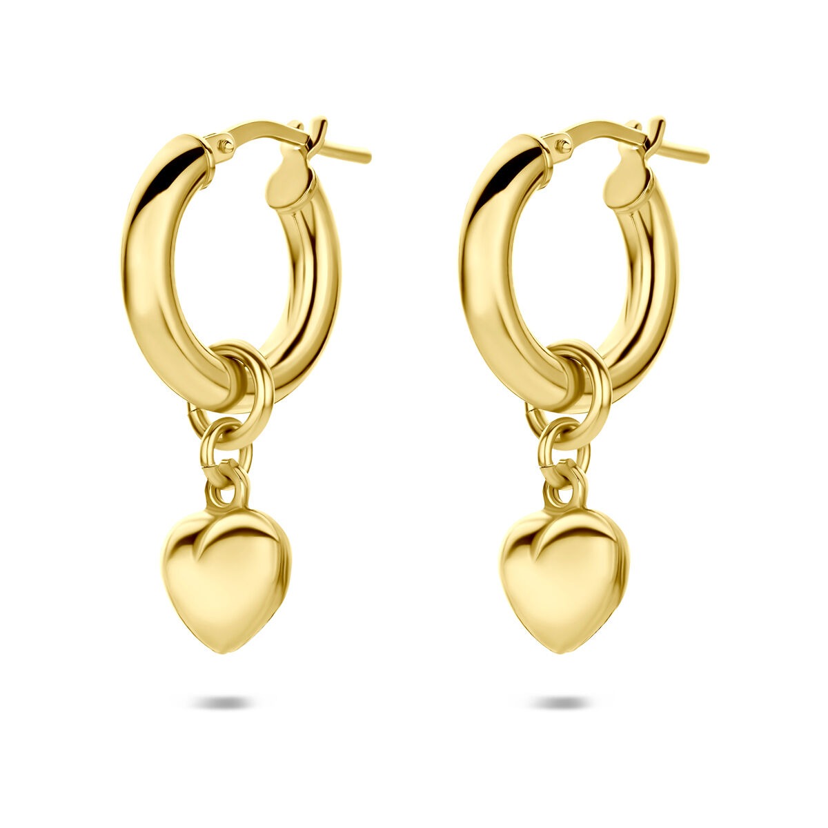 Boucles d'oreilles dorées en argent 925 avec un pendentif en forme de cœur.