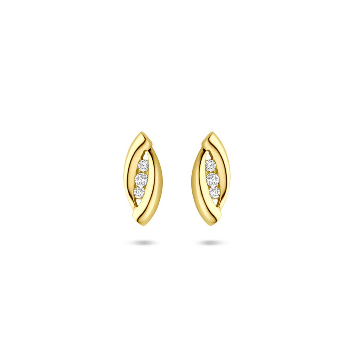 Boucles d'oreilles en or jaune 14 carats avec un design en entourage scintillant et des zirconias.