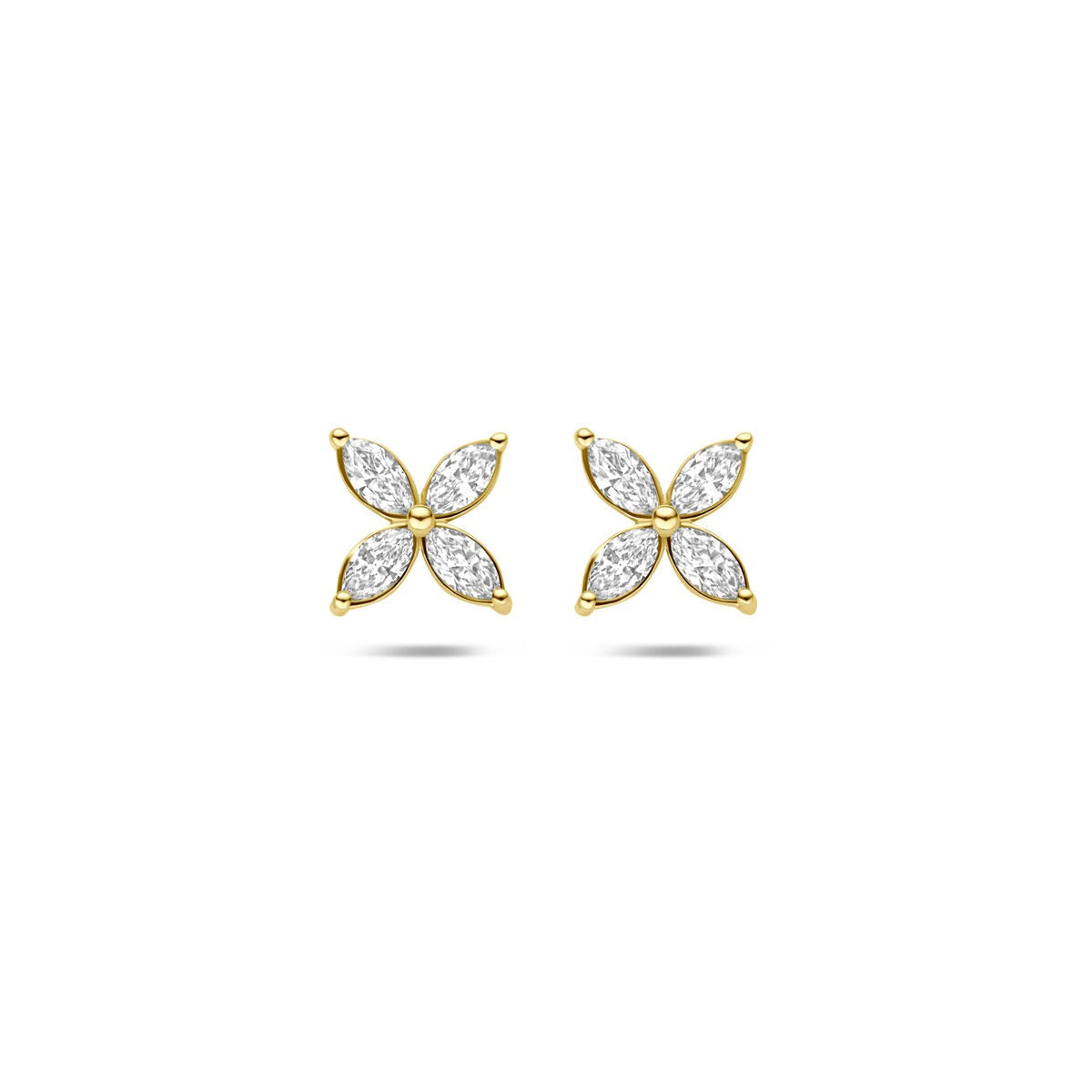 Boucles d'oreilles en or jaune 14 carats avec des diamants lab-grown en forme de fleur.