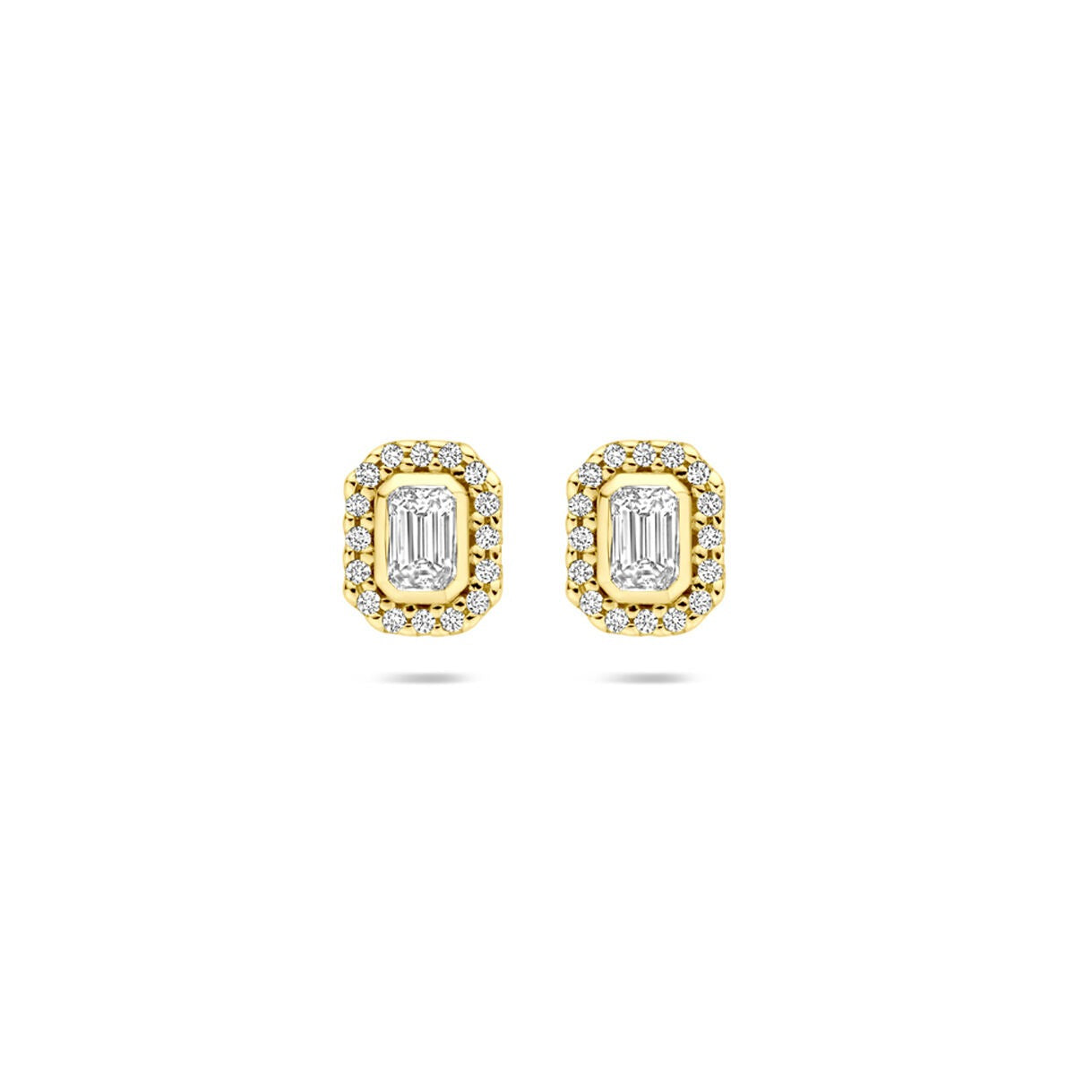 Boucles d'oreilles en or jaune 14 carats avec diamant taillé en émeraude, entouré de petites pierres.