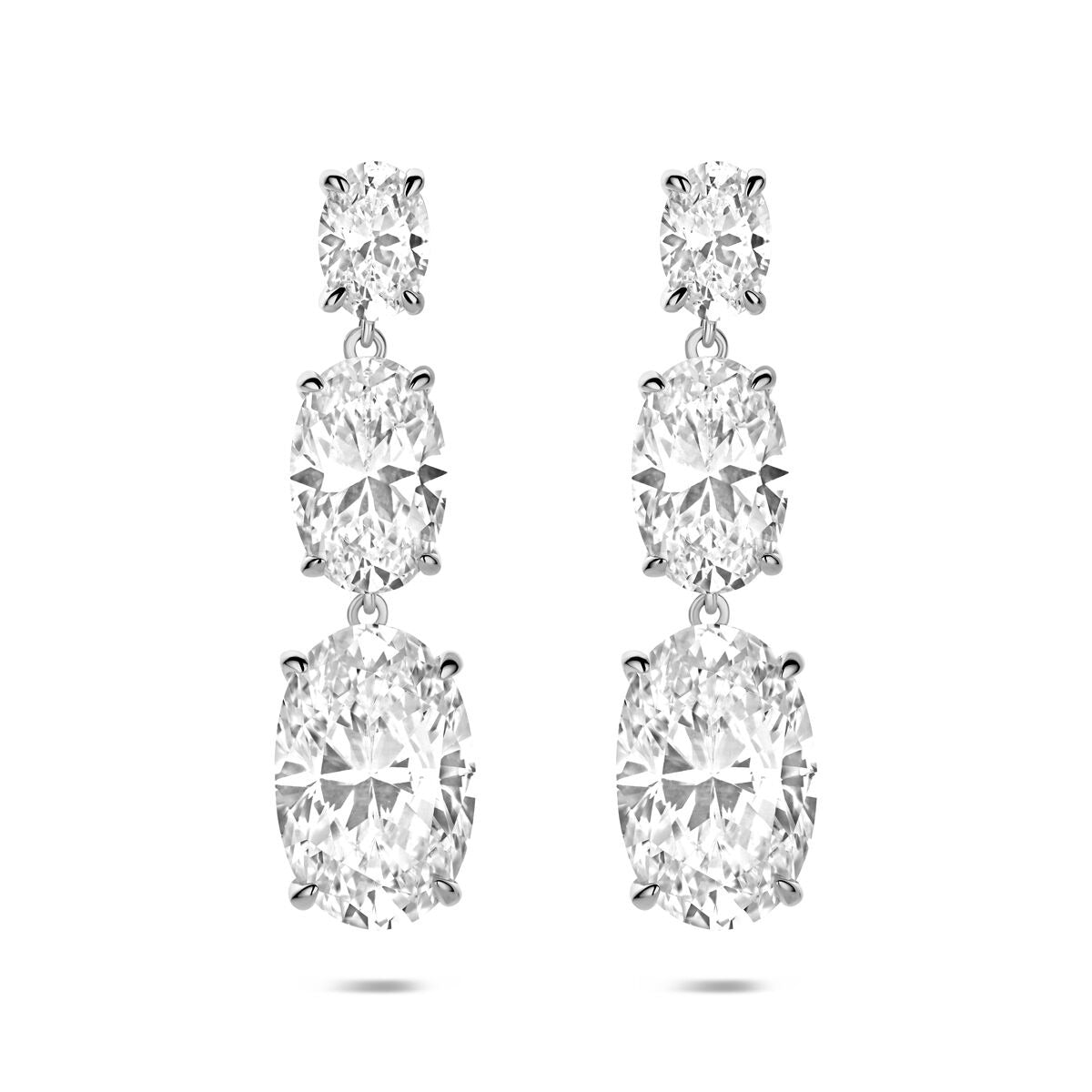 Boucles d'oreilles en argent 925 rhodié, ornées de zirconiums brillants en forme ovale.