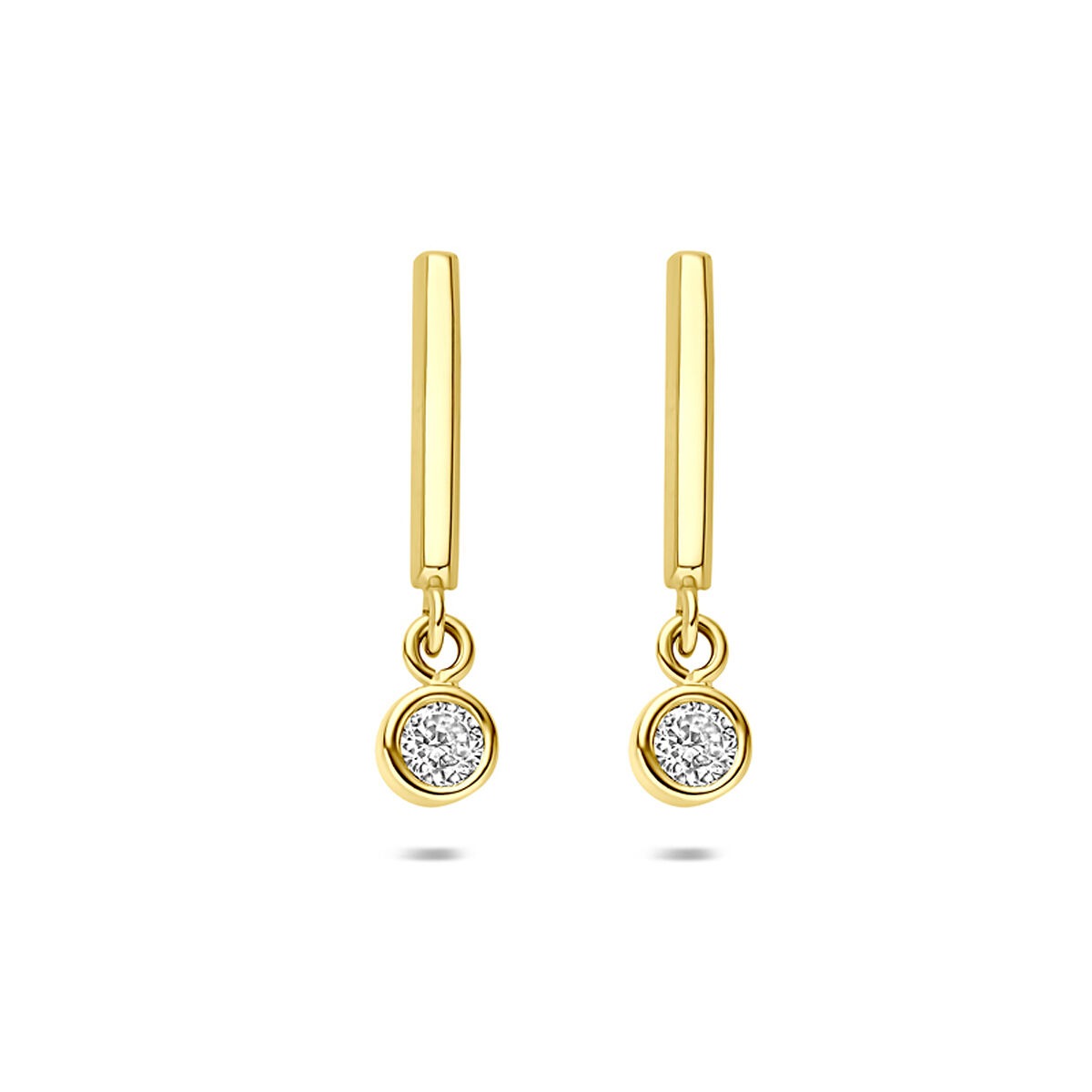 Boucles d'oreilles en or jaune 14 carats avec zirconia cubic taillé en brillant.