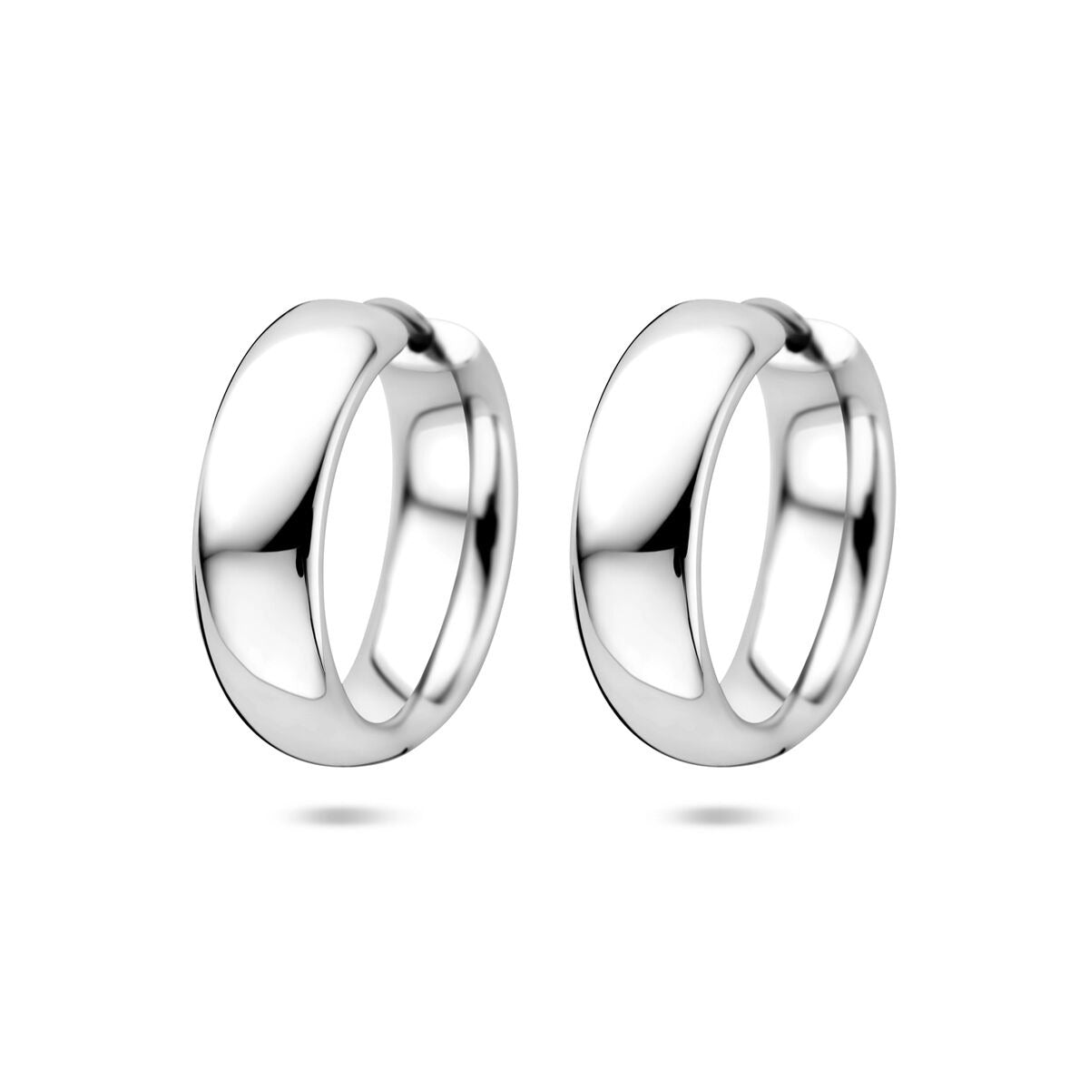 Boucles d'oreilles en argent rhodié de 20 mm, au design lisse et brillant.
