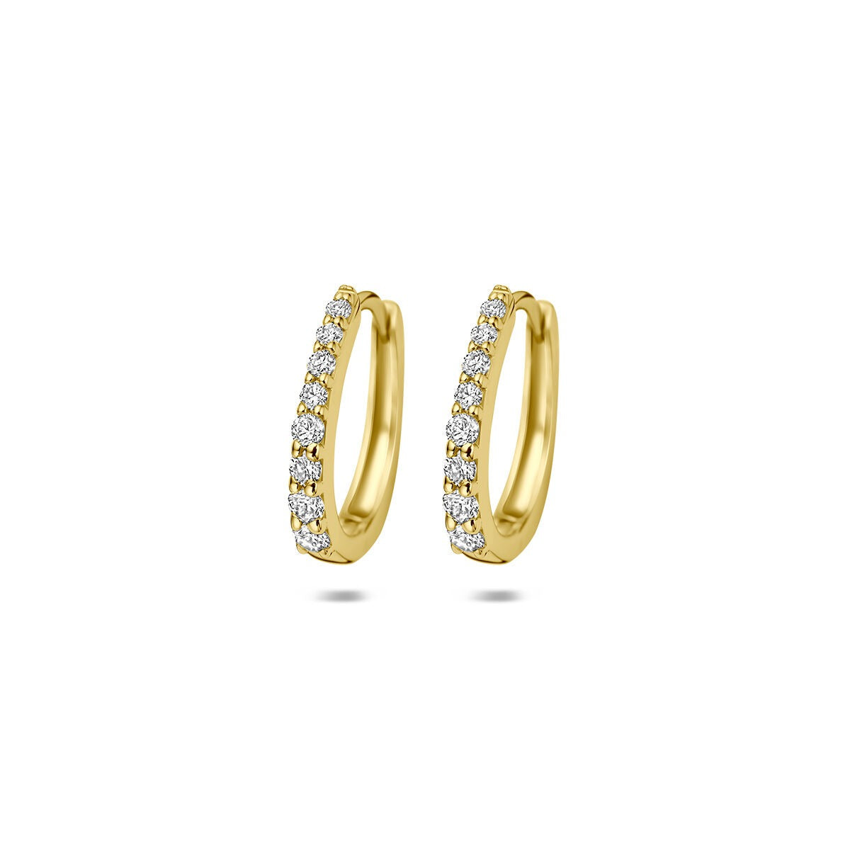 Boucles d'oreilles en or jaune 14 carats ornées de diamants synthétiques.