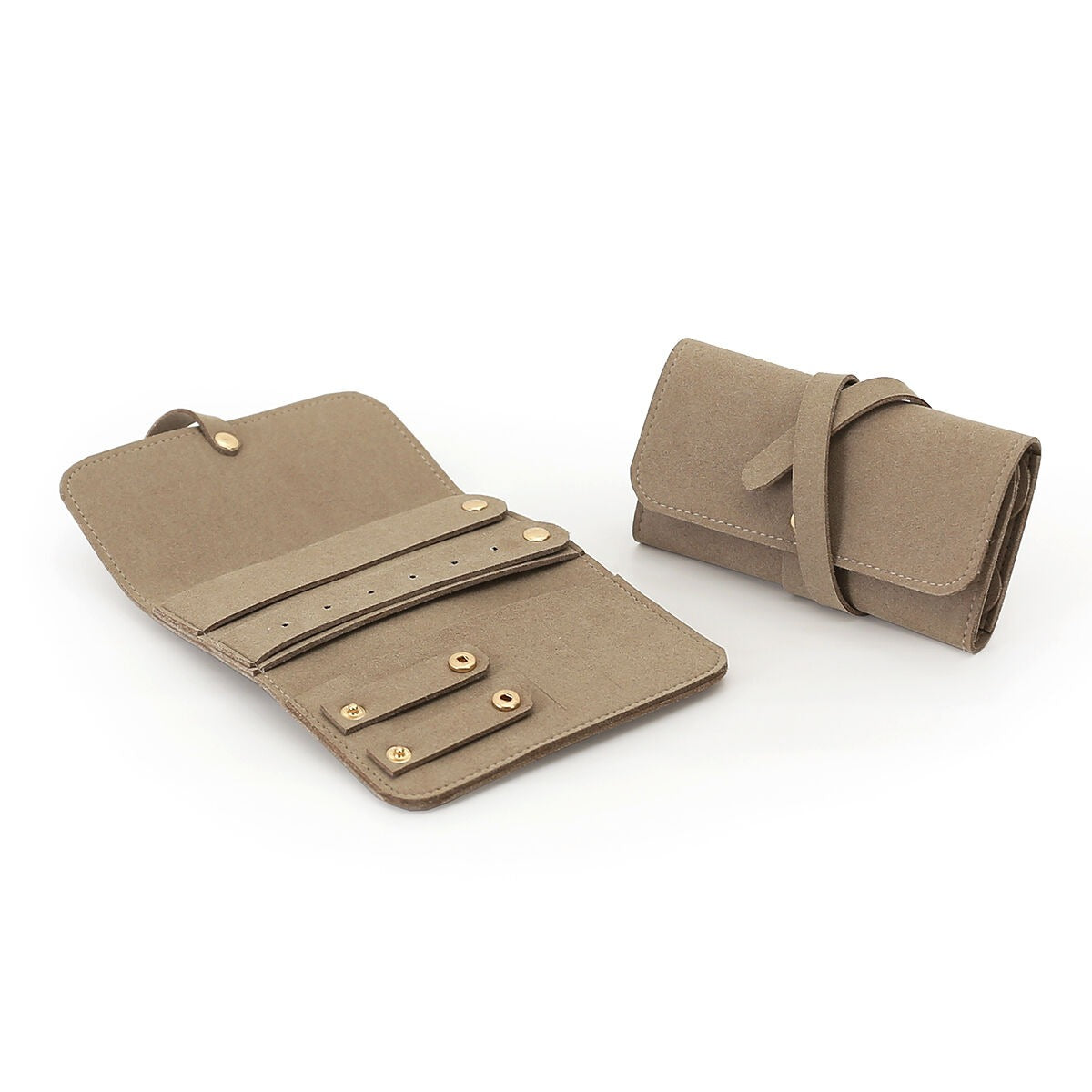 Support en tissu beige clair avec des boutons dorés, pliable et compact, idéal pour exposer des bijoux.