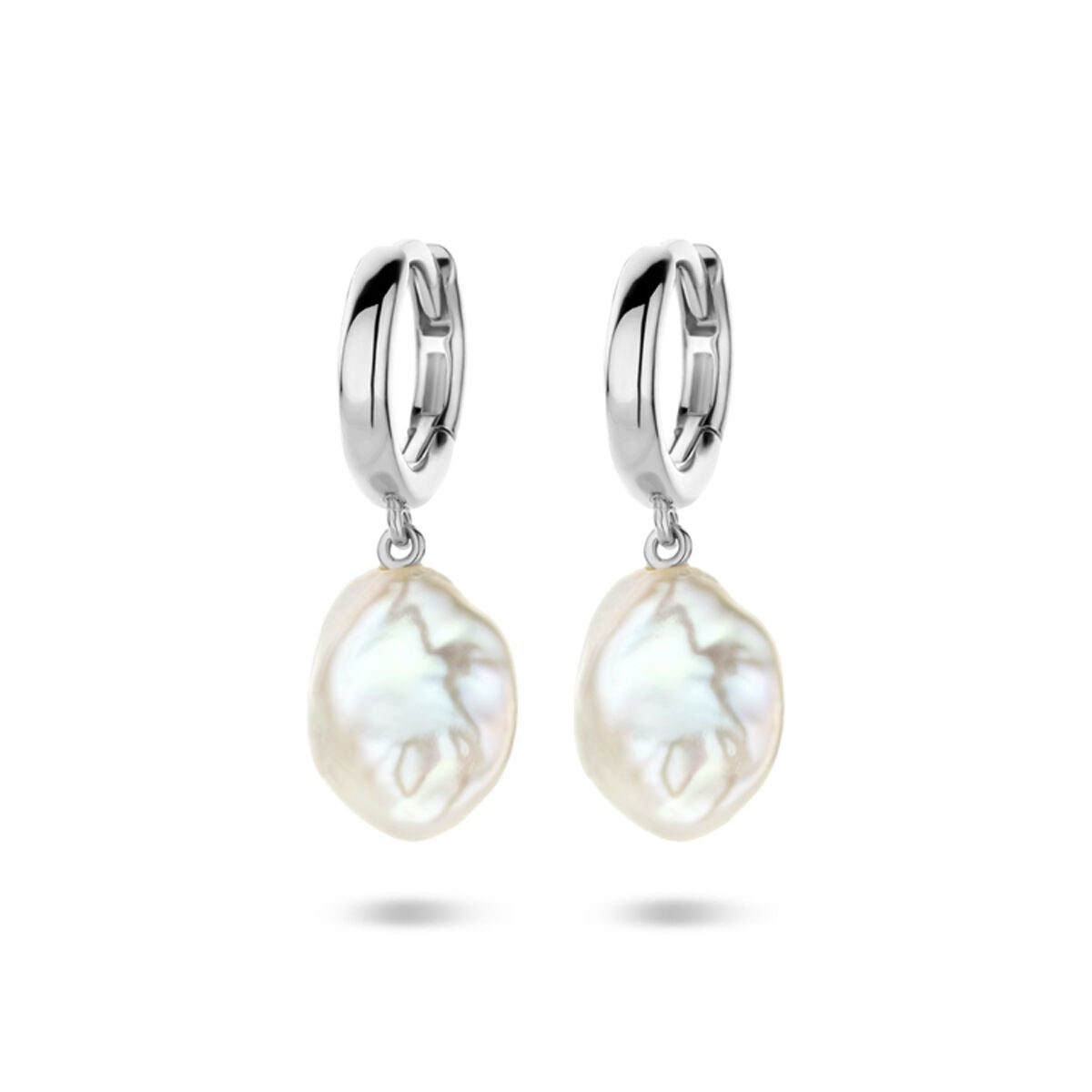 Boucles d'oreilles en argent rhodié avec perles baroques, 24 mm de longueur.