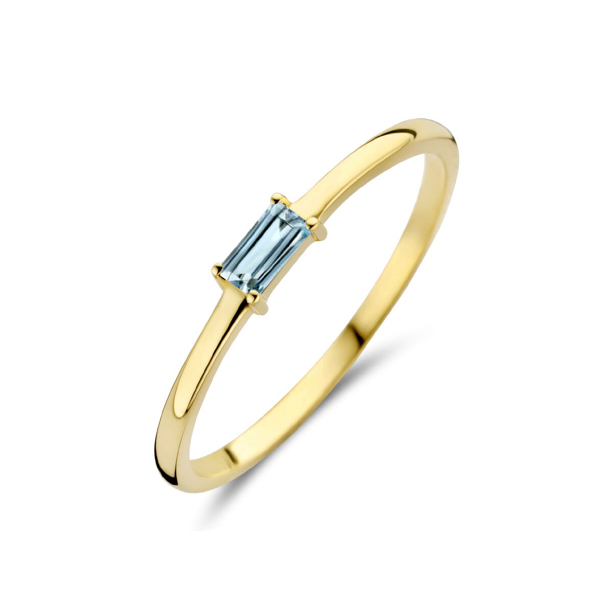 Bague en or jaune 14 carats avec un aquamarine taillé en baguette.