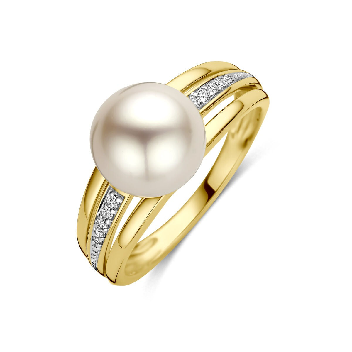 Bague en or jaune 14 carats avec une perle et des diamants.