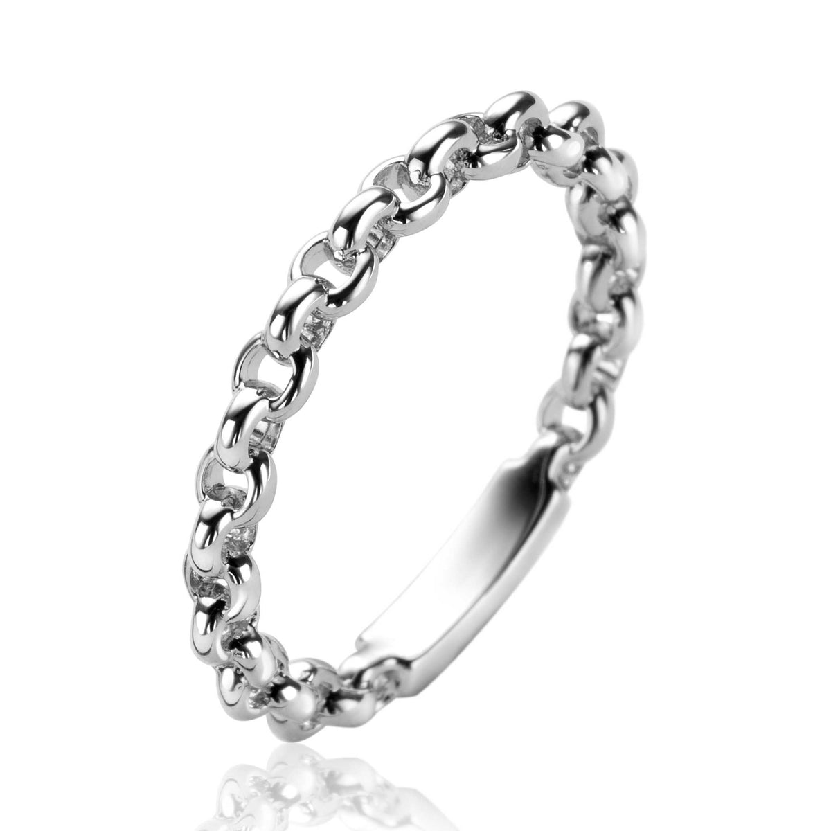 Bague en argent avec maillons entrelacés.