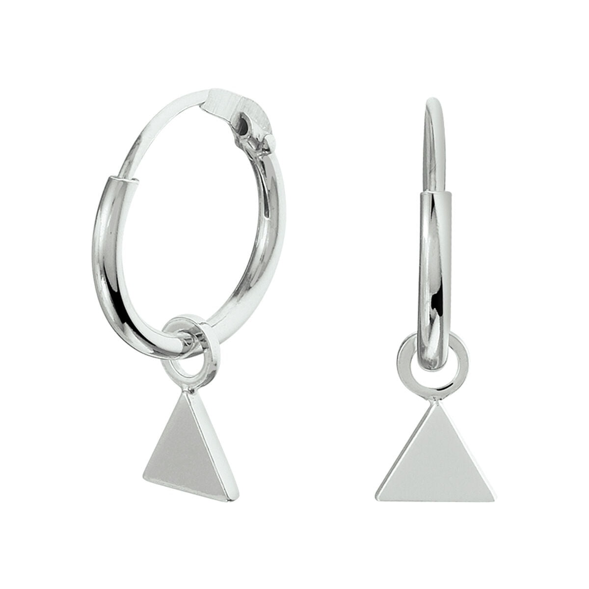 Boucles d'oreilles argentées avec pendentif en forme de triangle, finition rhodiée.