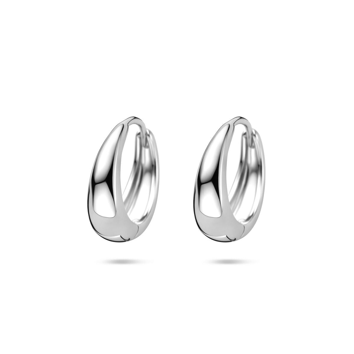Boucles d'oreilles en argent rhodié, forme ovale, dimensions 14x5mm.