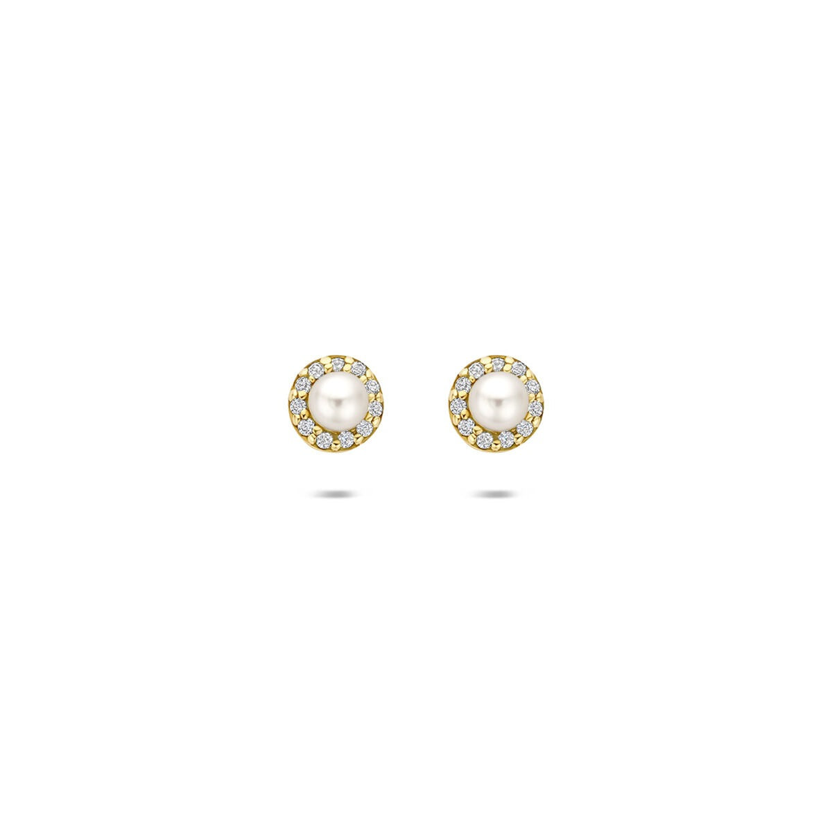 Boucles d'oreilles en or jaune 14k avec perle centrale et zircons en cercle.